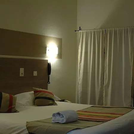 科特帕西奥酒店 3* 尼姆