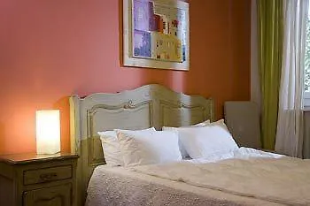 Hotell Cote Patio Nîmes