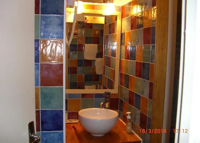 Hotell Cote Patio Nîmes